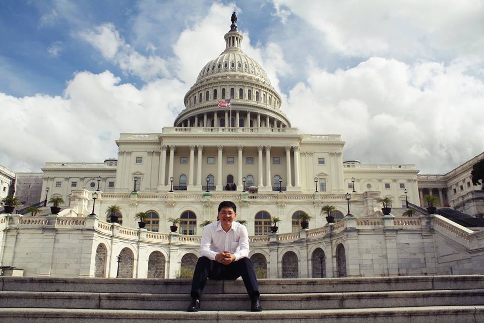 Trước tòa nhà quốc hội Hoa Kỳ